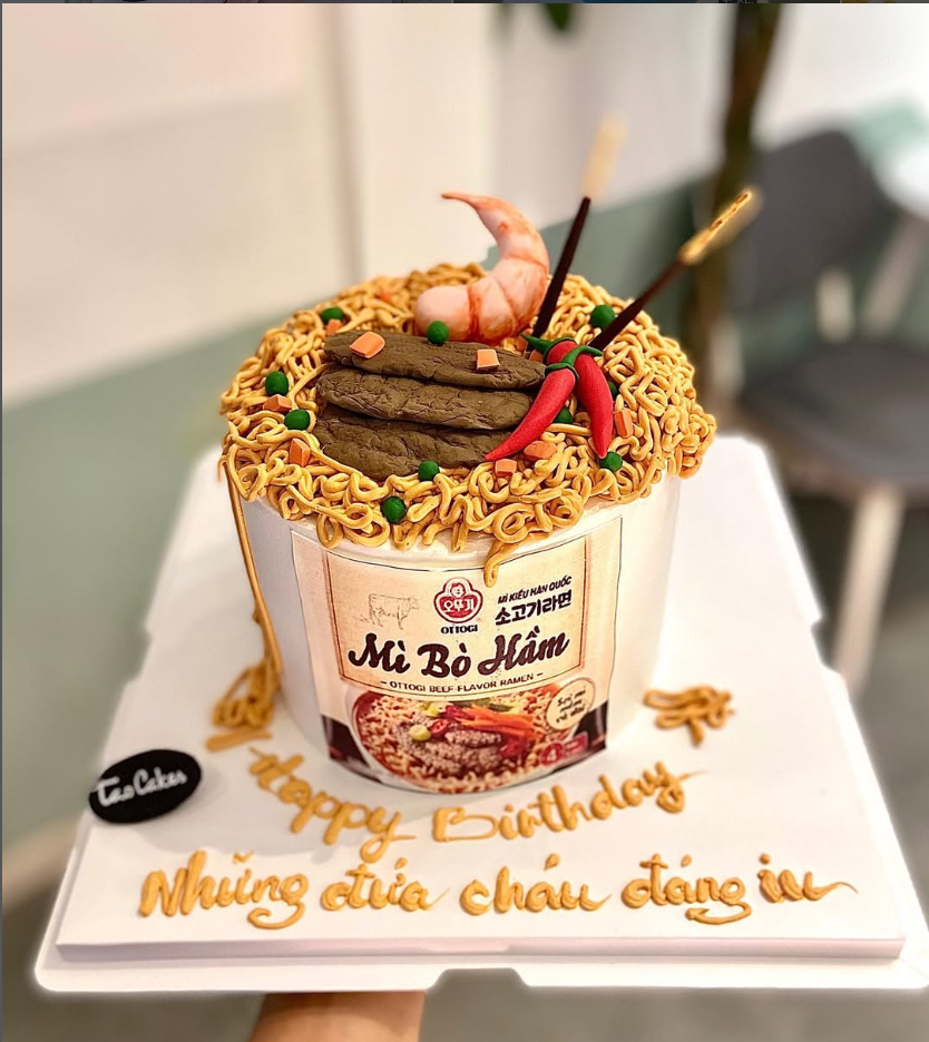 Bánh thiết kế riêng — mẫu 6